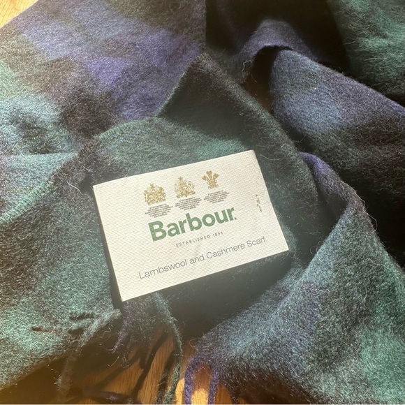 NWT BARBOUR new check tartan scarf  in black watch - Picture 5 of 9